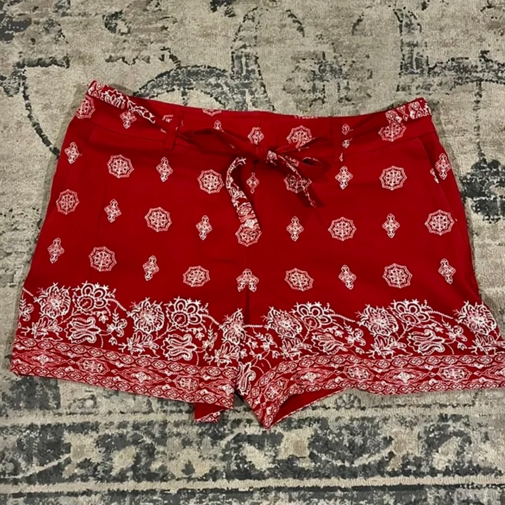 Loft Dressy Shorts NWT, size 14